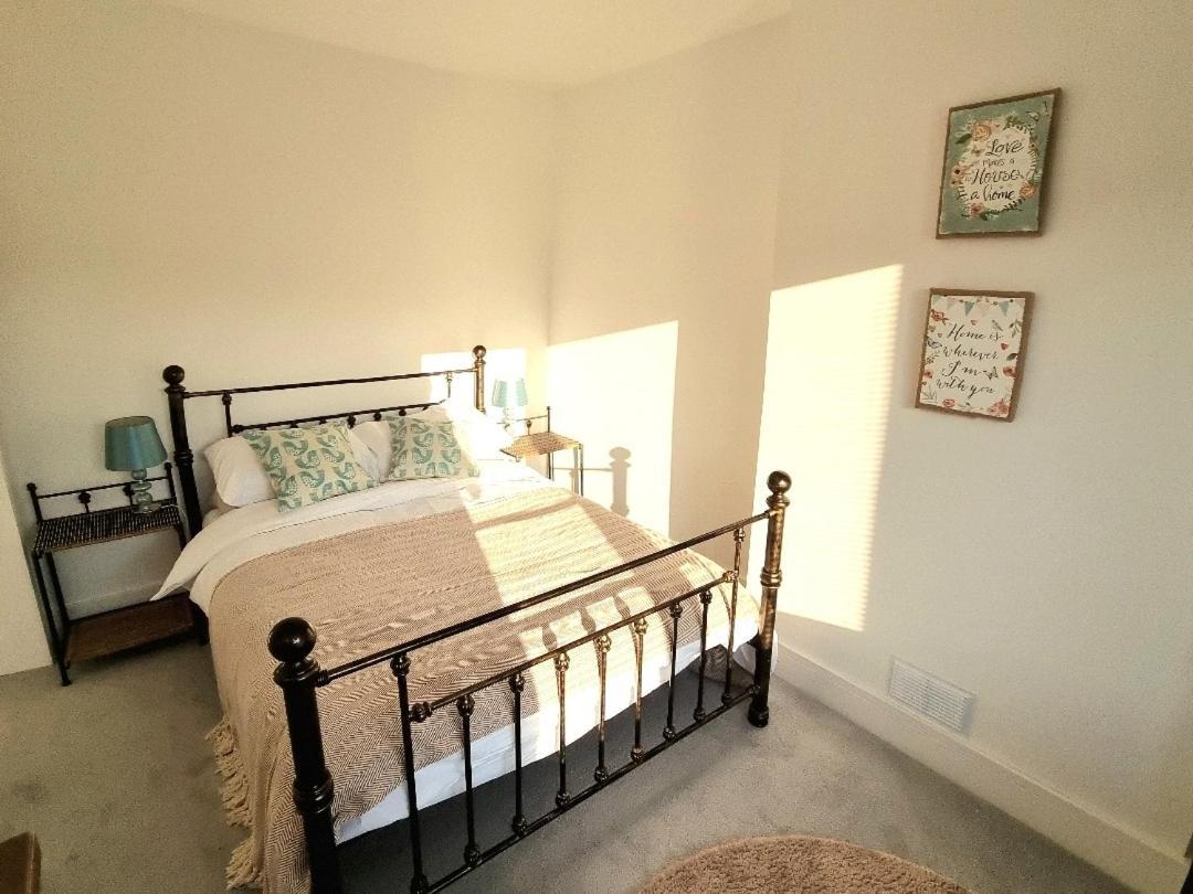 Hill View Villa Abertillery Bagian luar foto